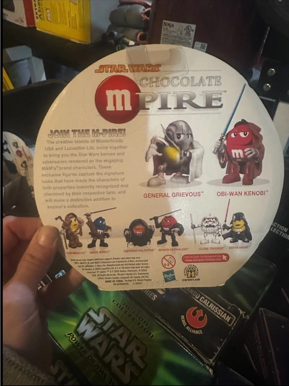 M&M'S Star Wars Chocolate 'mpire Figure Set - Red and Yellow